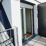 Stay In Style At Carl\'S Design Residences - Modern Design Meets Green Comfort L Parking & Perfect Connection To City Center