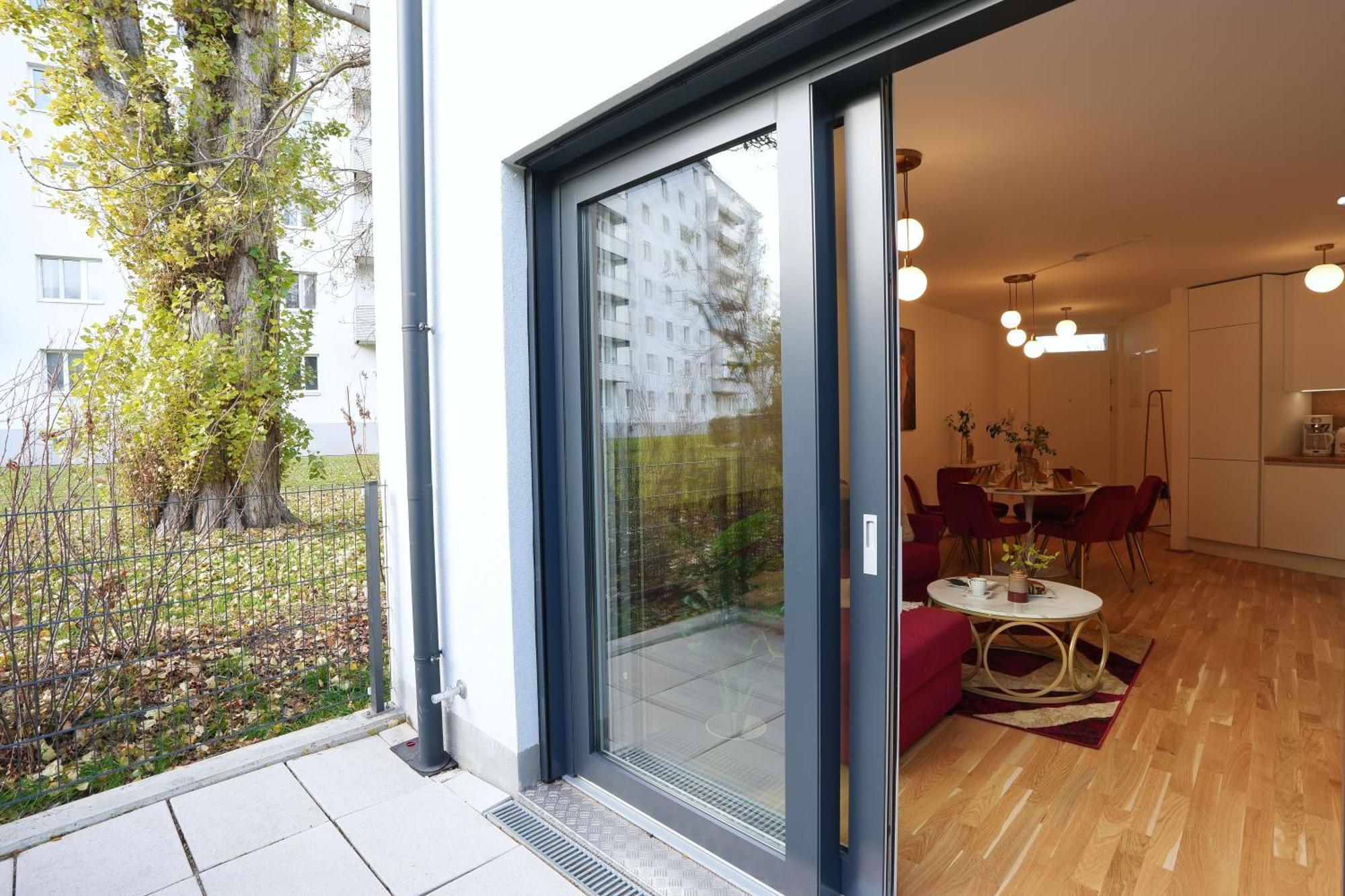 Apartment In Style At Carl's Design Residences - Modern Design Meets Comfort L Parking & Perfect Connection To Center *