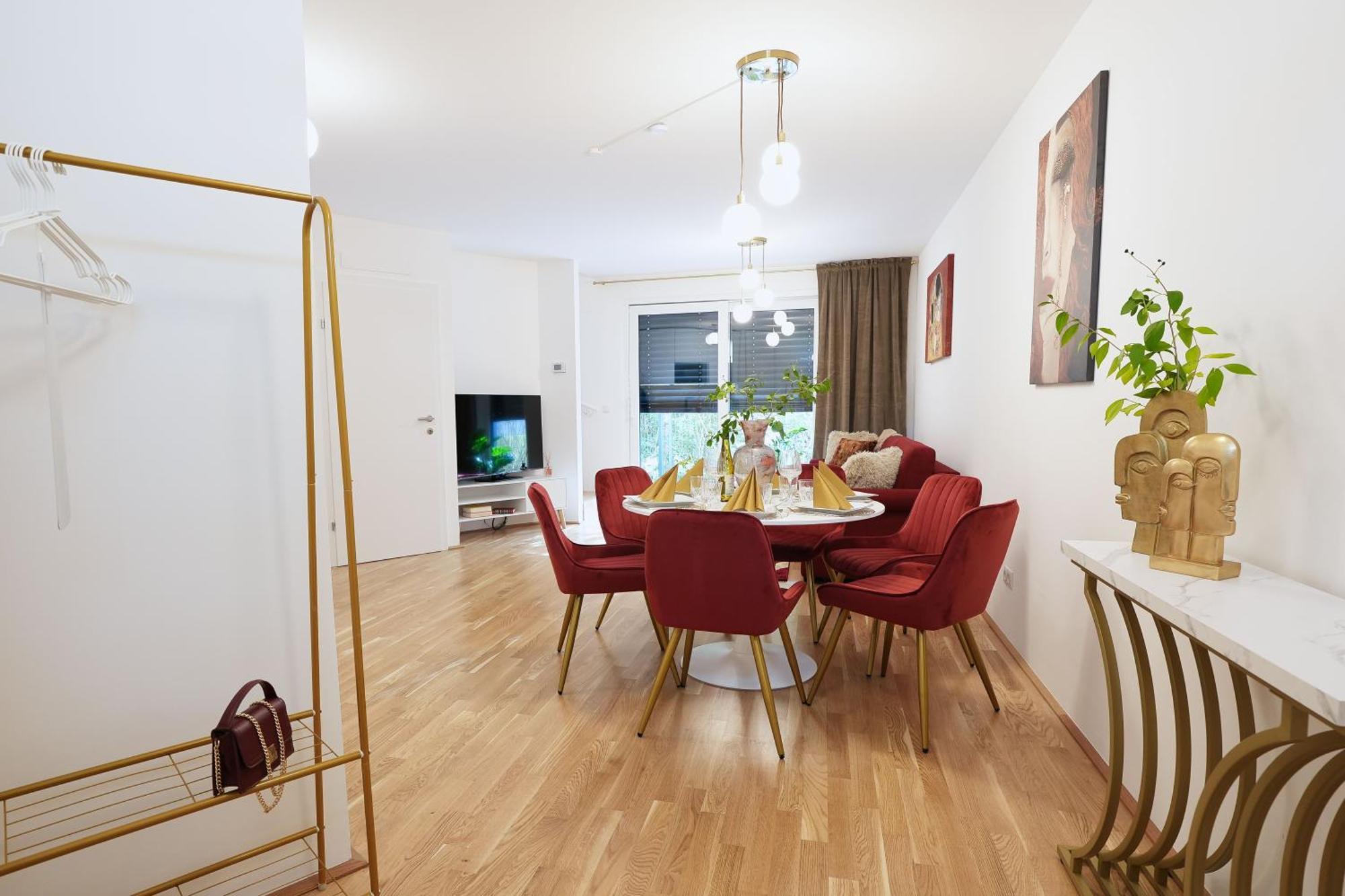 In Style At Carl's Design Residences - Modern Design Meets Comfort L Parking & Perfect Connection To Center Apartment Wien