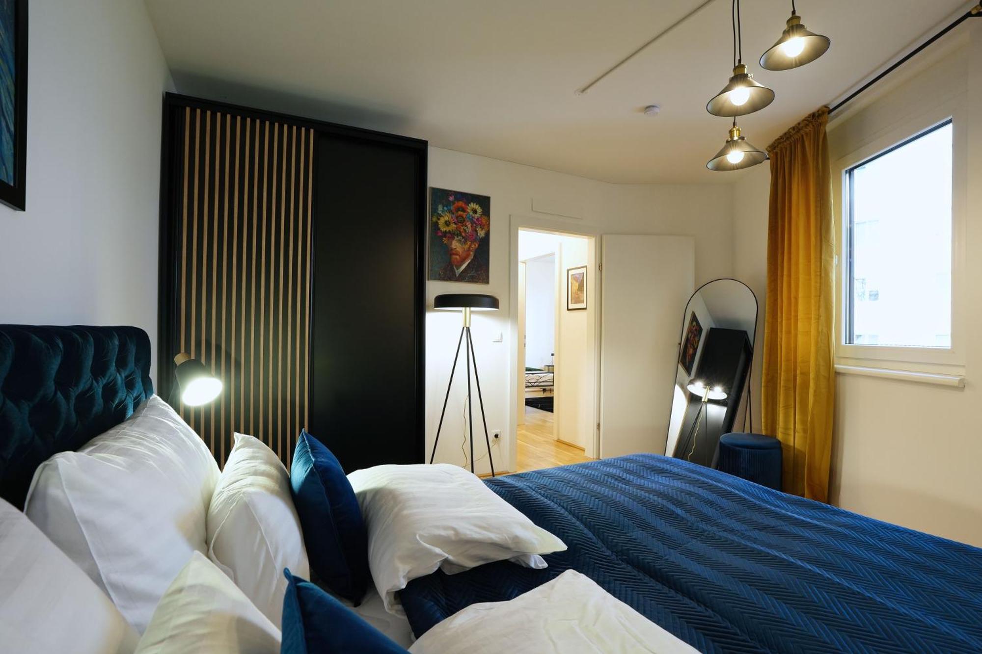 In Style At Carl's Design Residences - Modern Design Meets Comfort L Parking & Perfect Connection To Center Apartment *