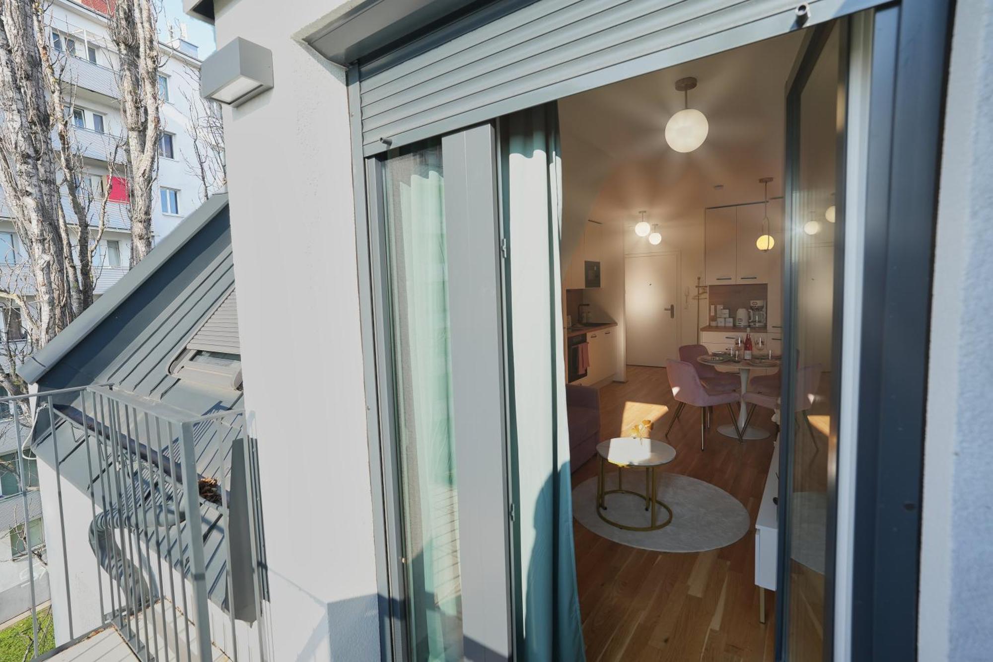 Apartment In Style At Carl's Design Residences - Modern Design Meets Comfort L Parking & Perfect Connection To Center *